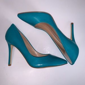 NWT Charles by Charles David Pact heels